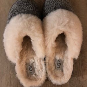 Ugg cozy knit slippers size 9